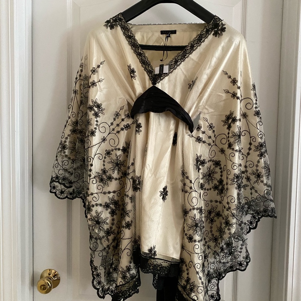 Gorgeous top. Lyndia size 6
